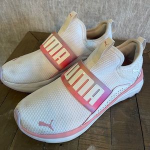 Girls Puma Athletic Shoe - Size 4.5